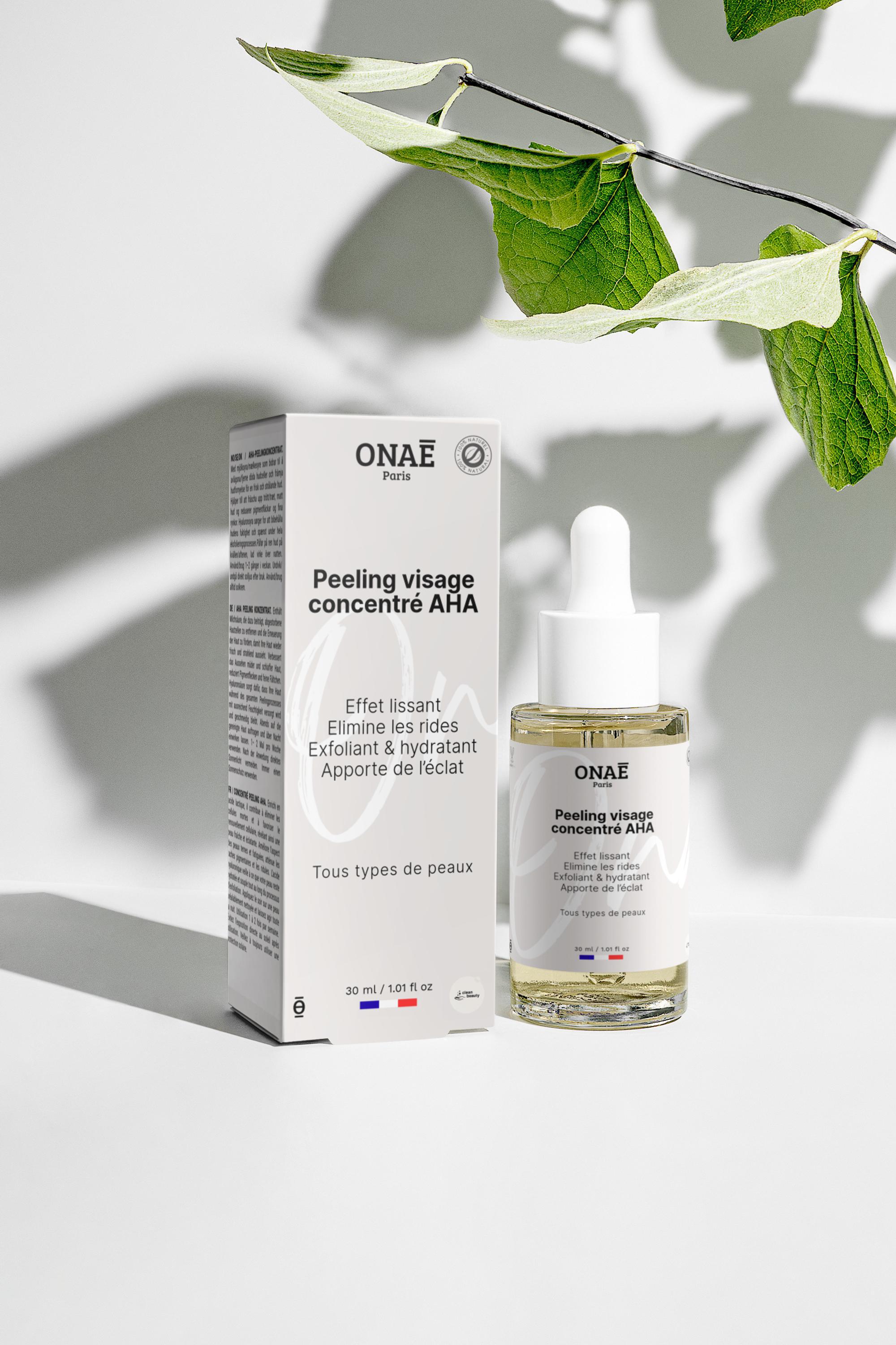 Peeling pour le visage concentré en AHA Onaé paris tous types de peaux - ambiance naturelle