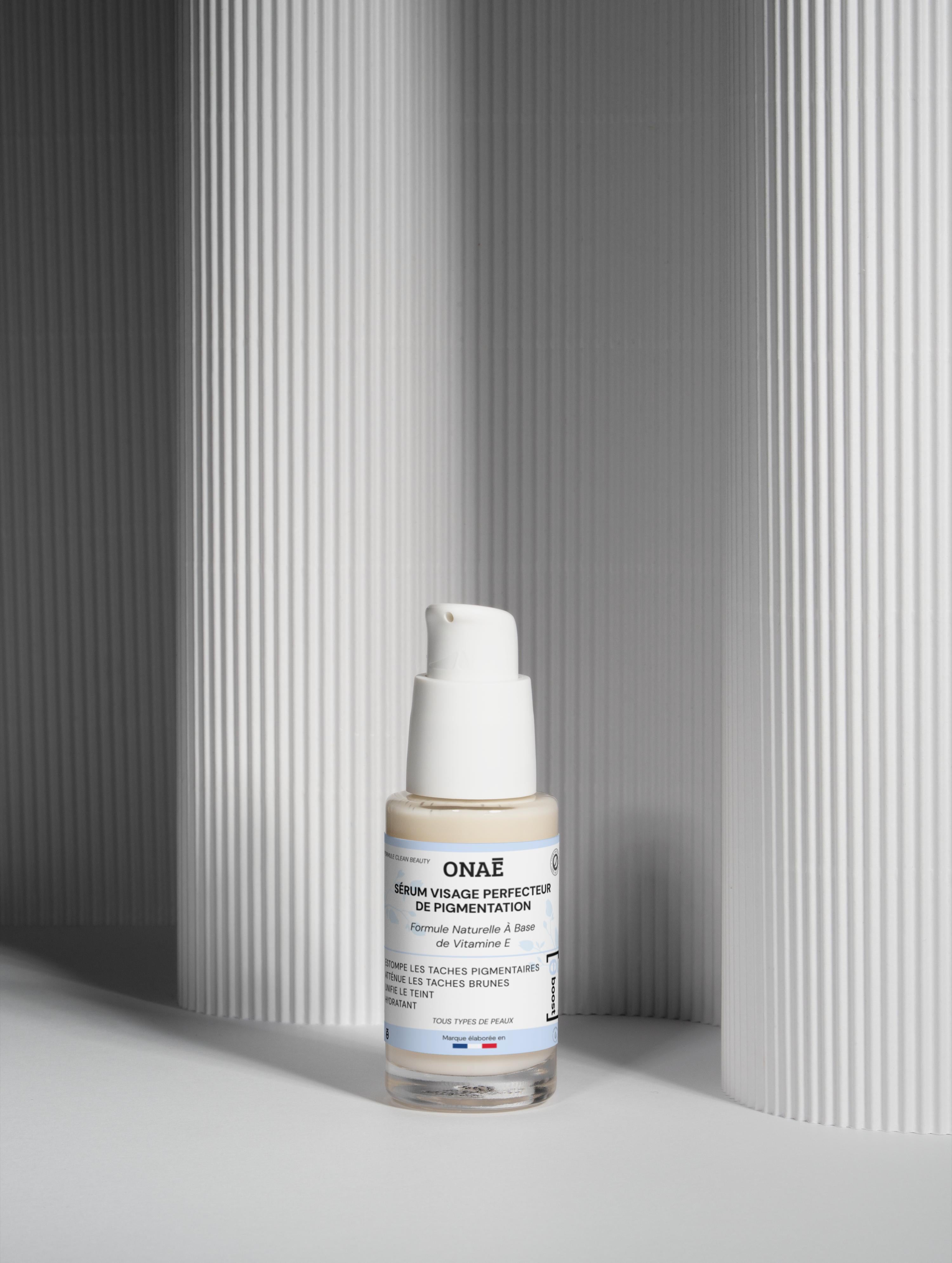 Sérum pour le visage perfecteur de pigmentation Onaé Paris tous types de peaux - ambiance Lifestyle