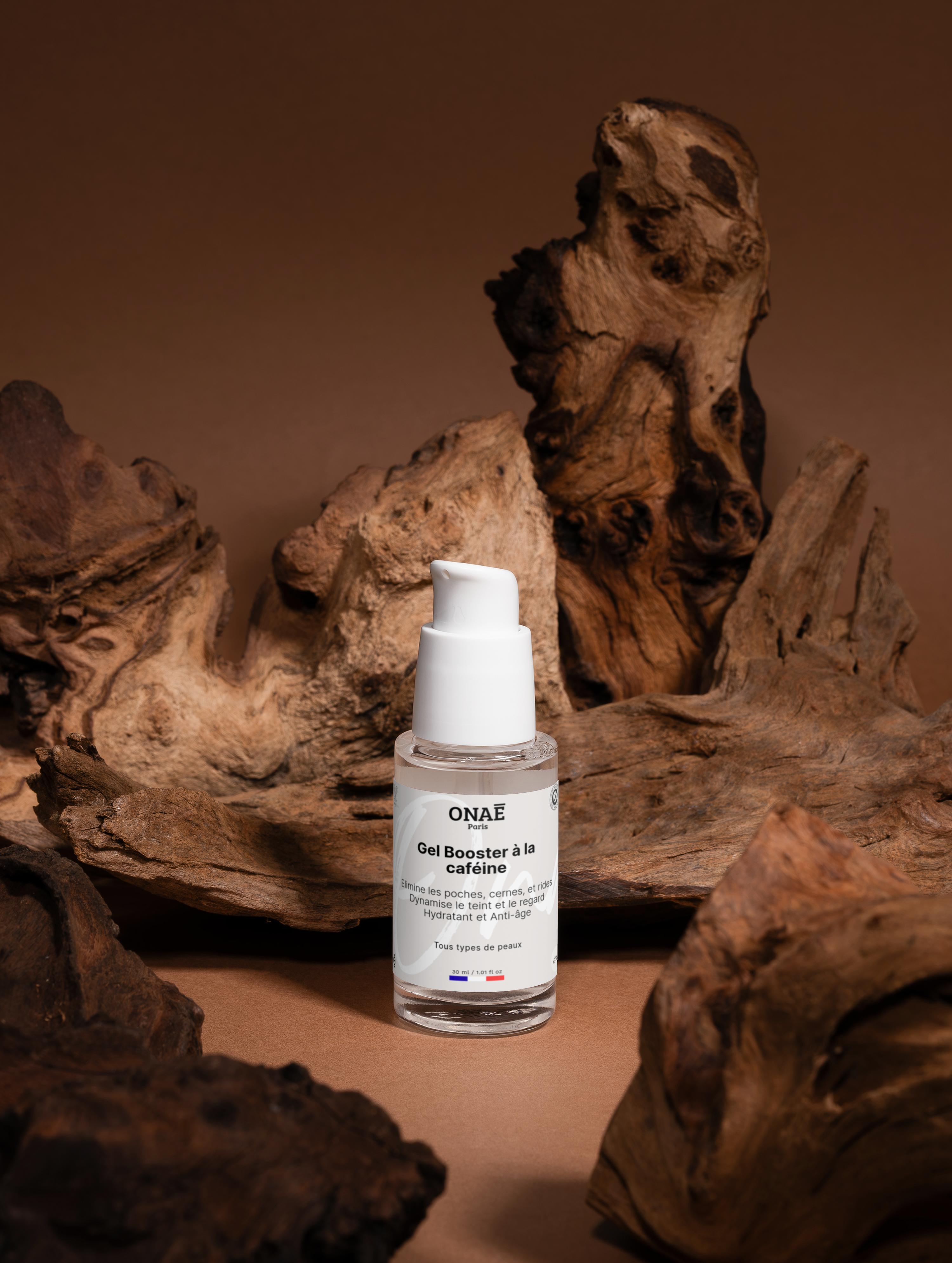 Gel booster pour le visage et les yeux à la caféine Onaé paris tous types de peaux - ambiance naturelle