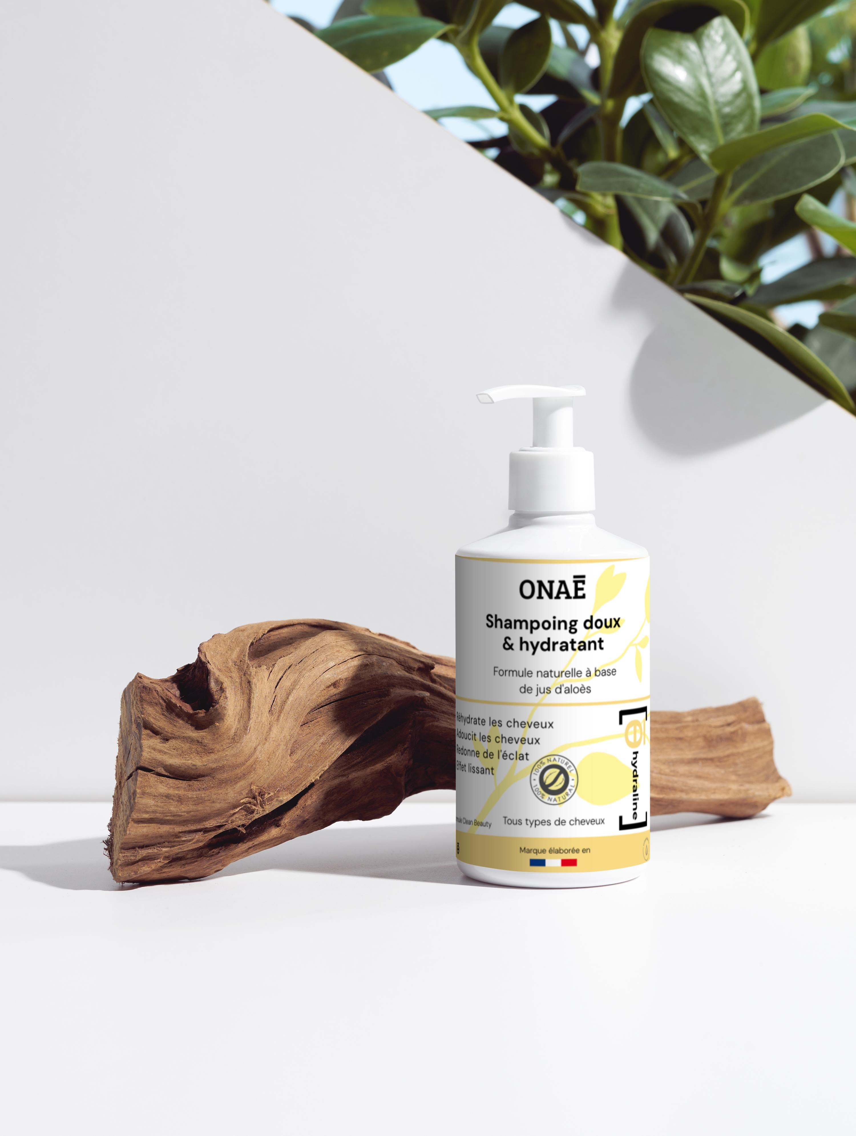 Shampoing hydratant  cheveux doux Onaé Paris tous types de cheveux - ambiance lifestyle